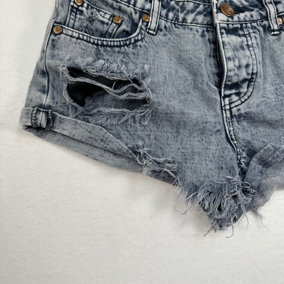 The Frayed Mid Rise Button Fly Jean Shorts Women SZ 4 Distressed Gray Wash Denim - Picture 10 of 11